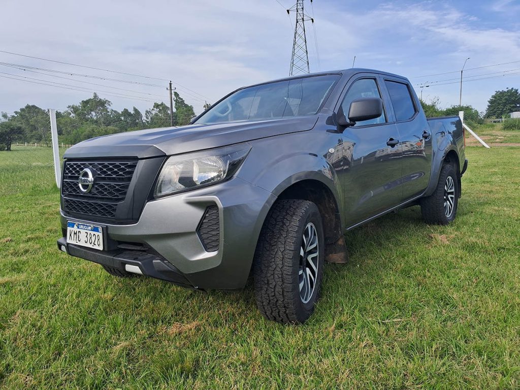 Nissan NP300 Frontier nov28 01